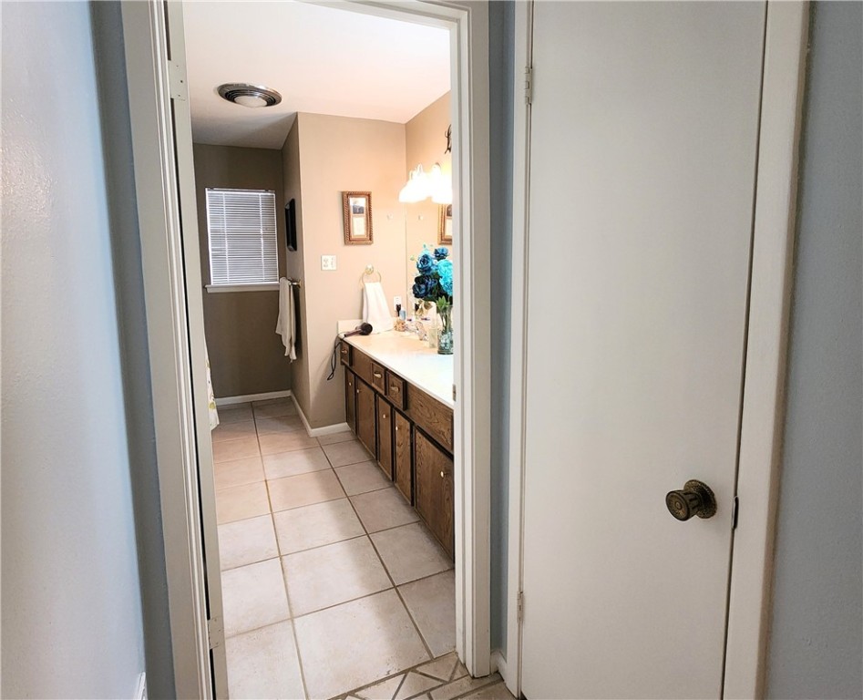 6421 Oakbrook Dr Property Photo 20