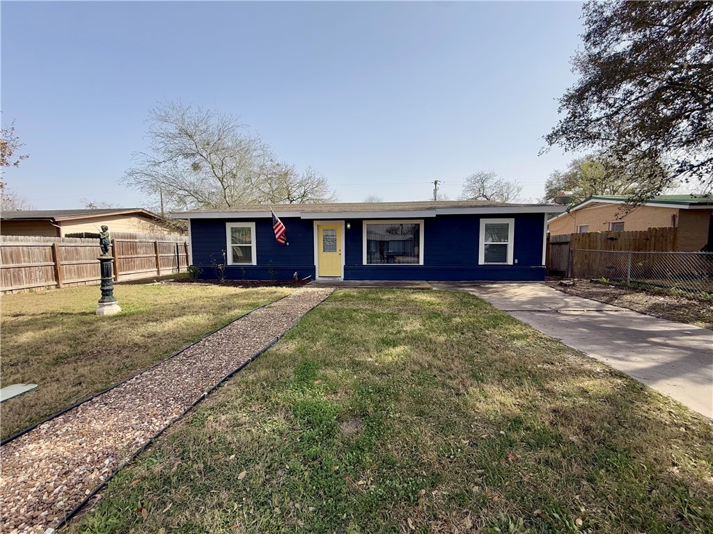 1518 E Rosewood Property Photo 2