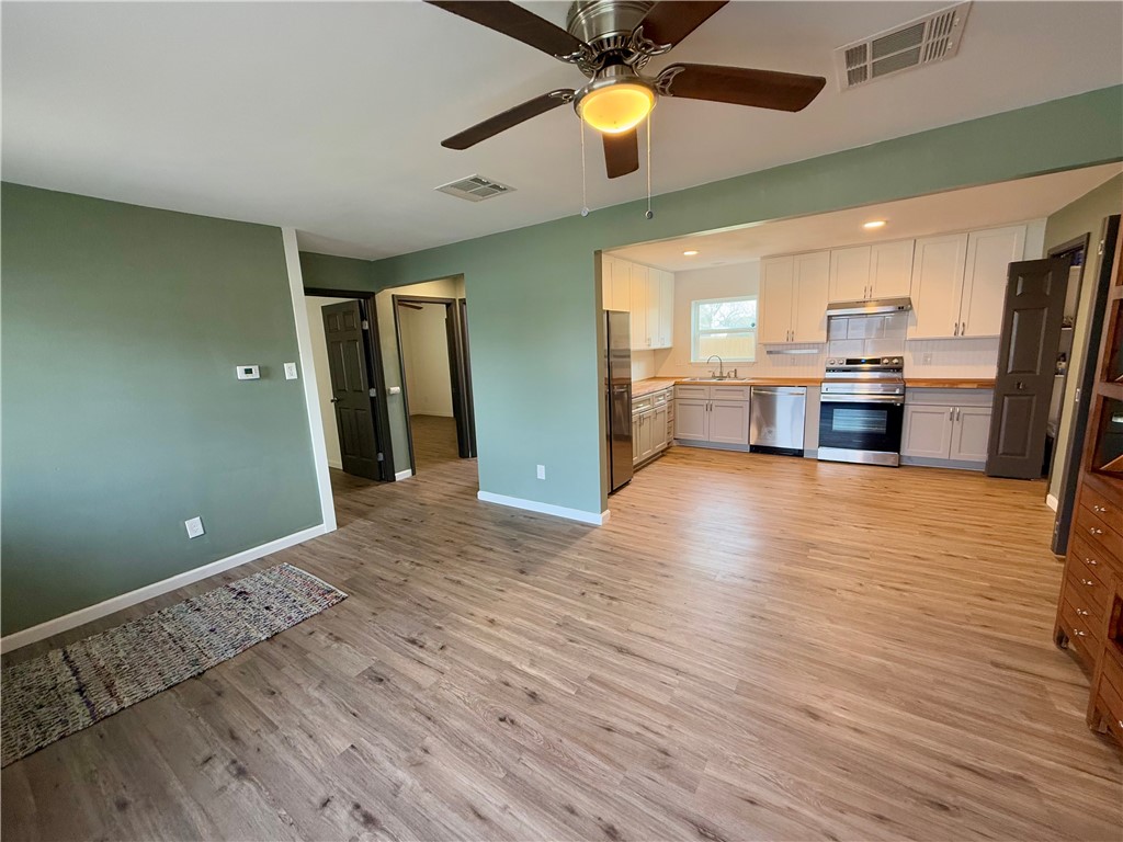 1518 E Rosewood Property Photo 7