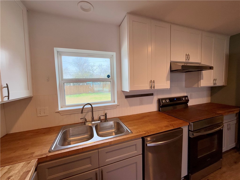 1518 E Rosewood Property Photo 10