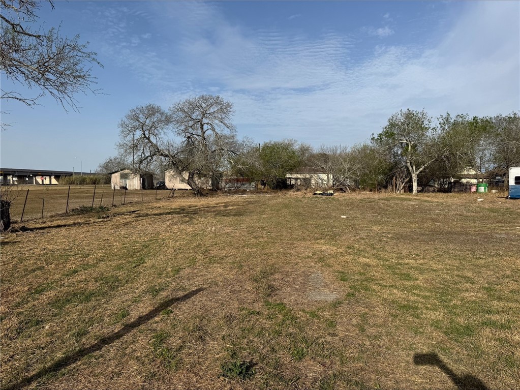217 Rusk St Property Photo 9