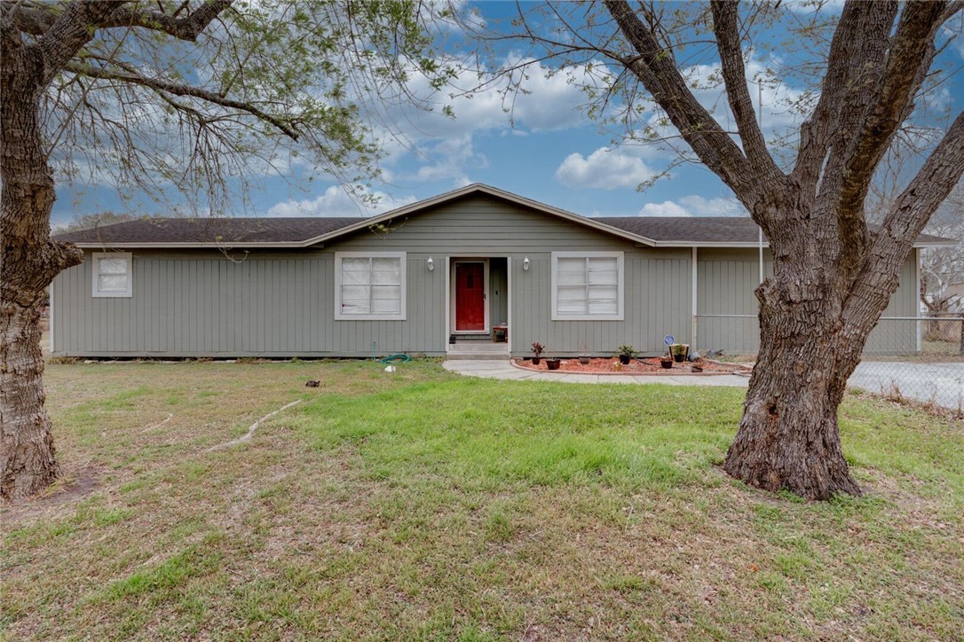 4657 County Road 2171 Property Photo 2