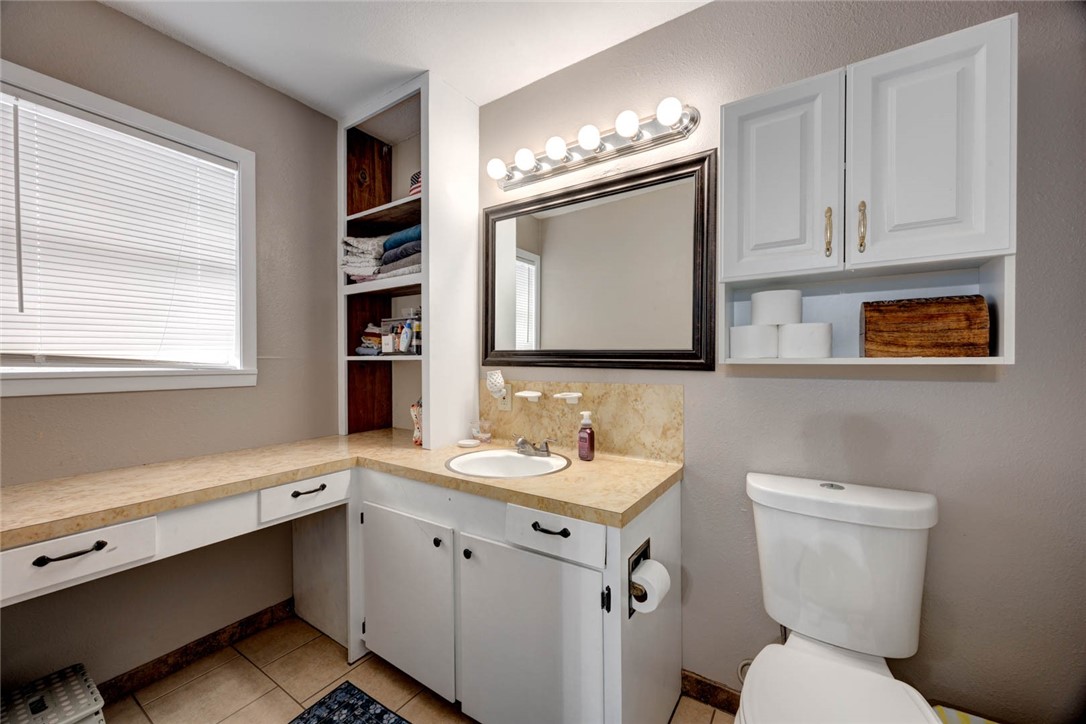 4657 County Road 2171 Property Photo 17