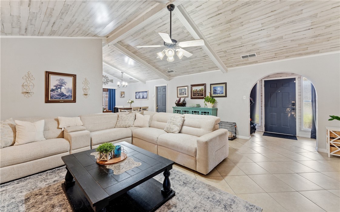 4426 Cobblestone Lane Property Photo 3