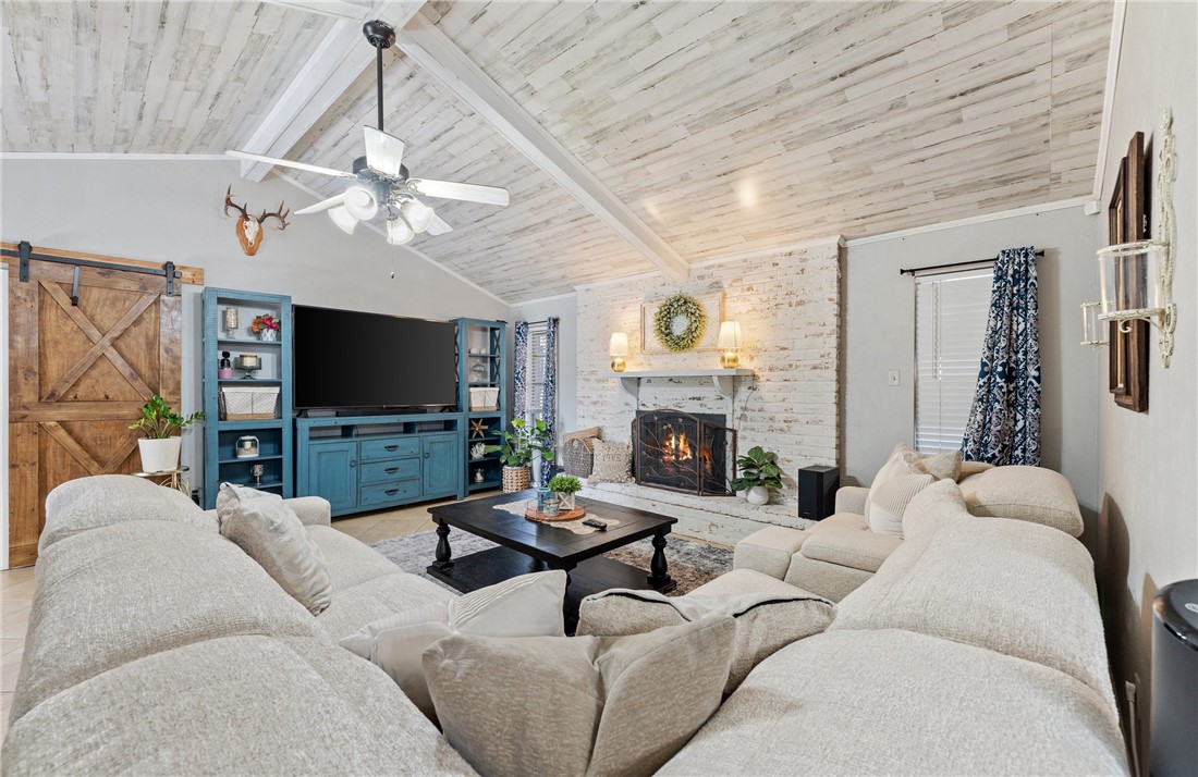 4426 Cobblestone Lane Property Photo 4