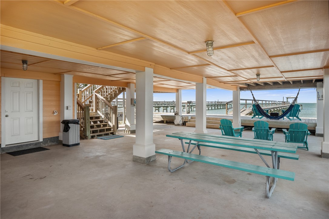 630 Copano Cove Property Photo 6