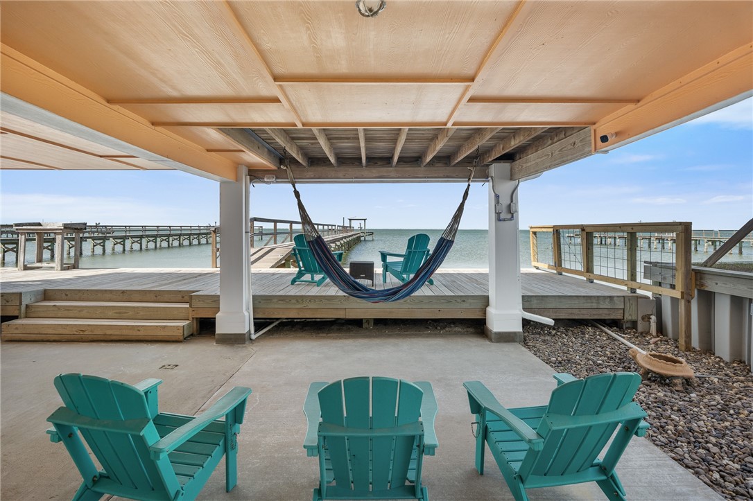 630 Copano Cove Property Photo 7