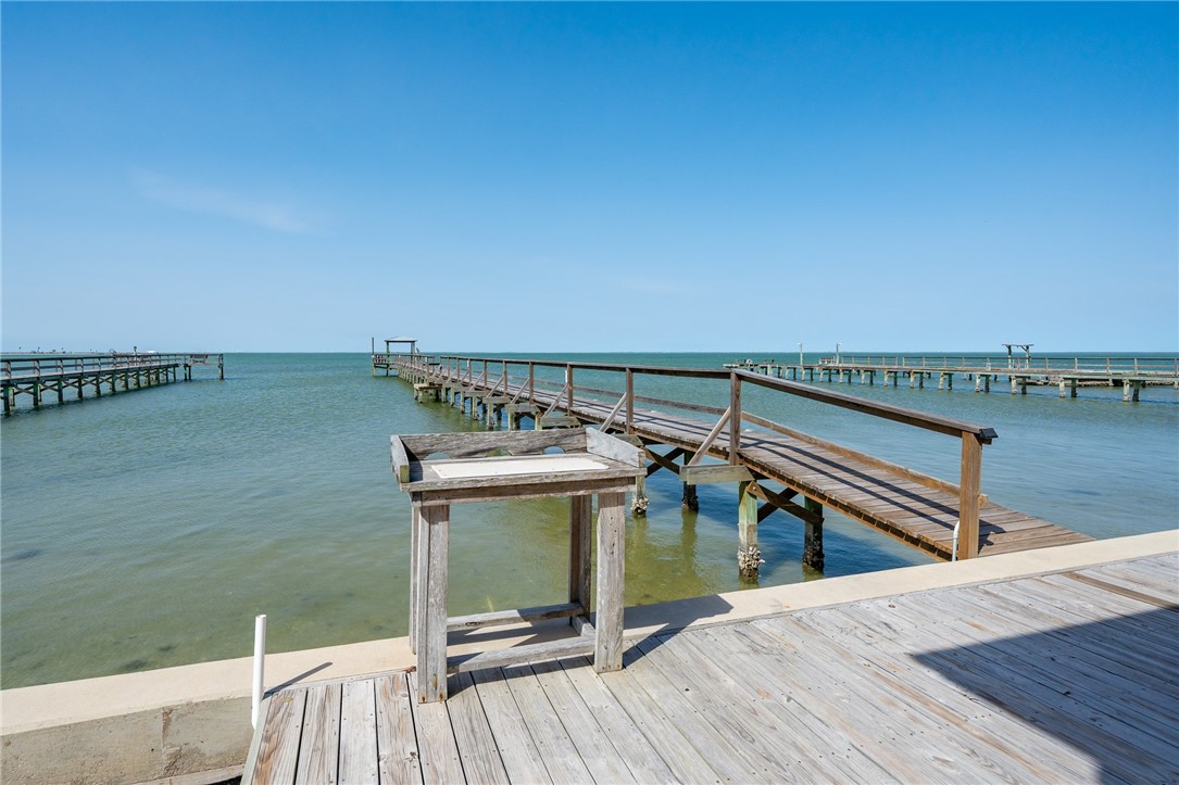 630 Copano Cove Property Photo 10