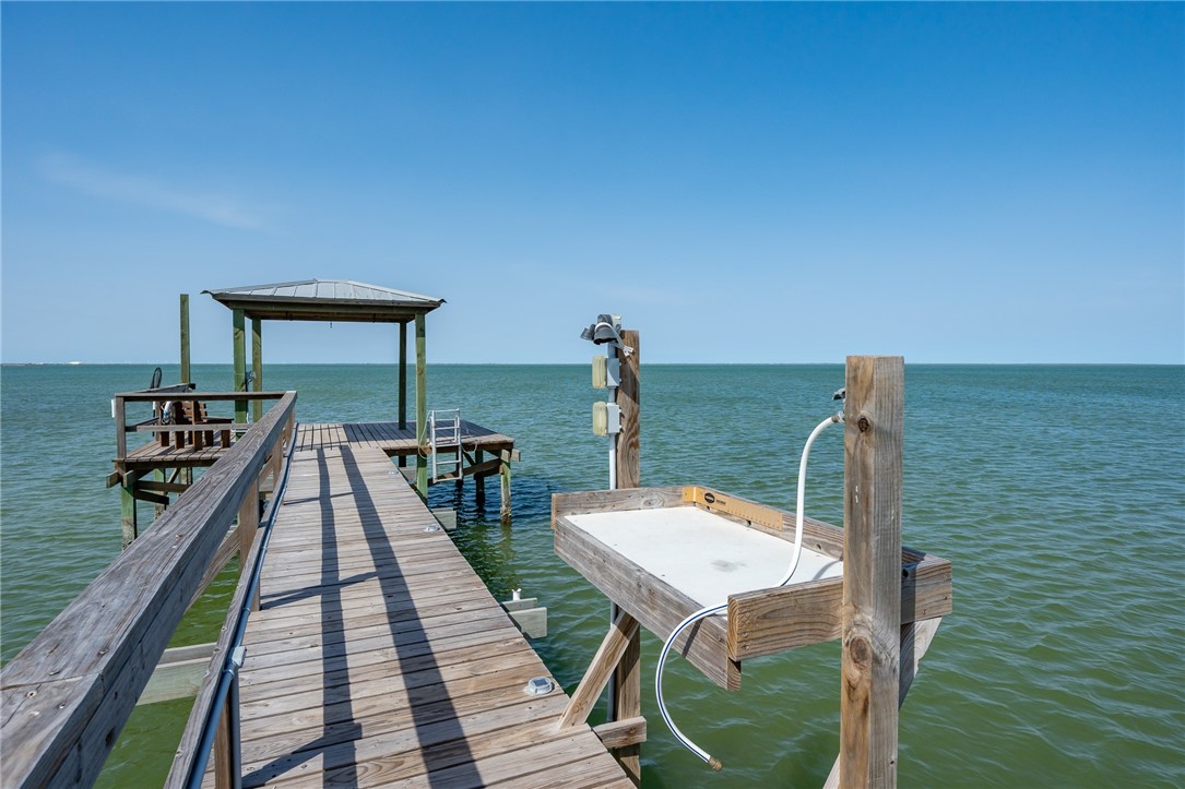 630 Copano Cove Property Photo 13