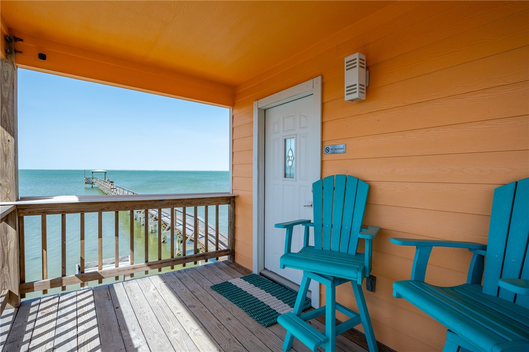 630 Copano Cove Property Photo 15