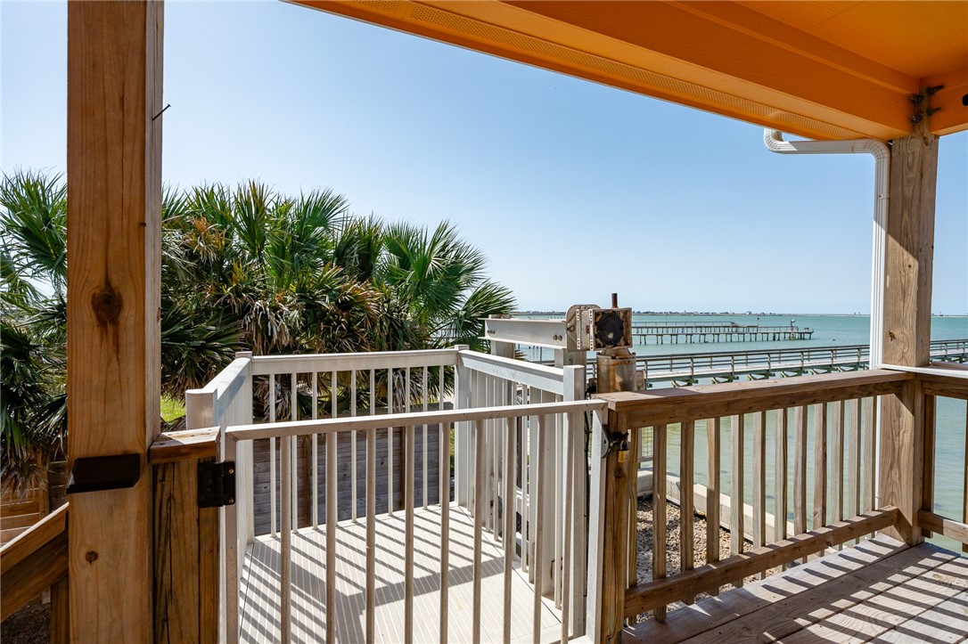 630 Copano Cove Property Photo 16