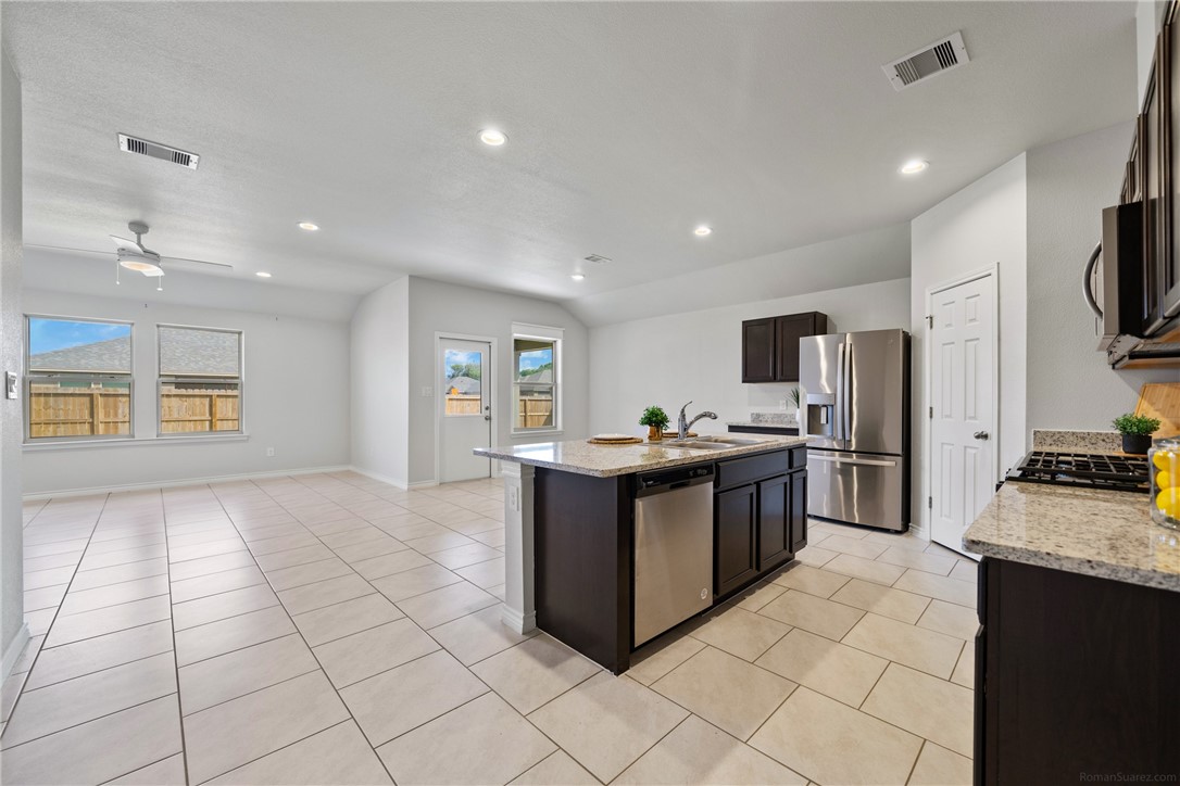 3941 Jayden Dr Property Photo 4