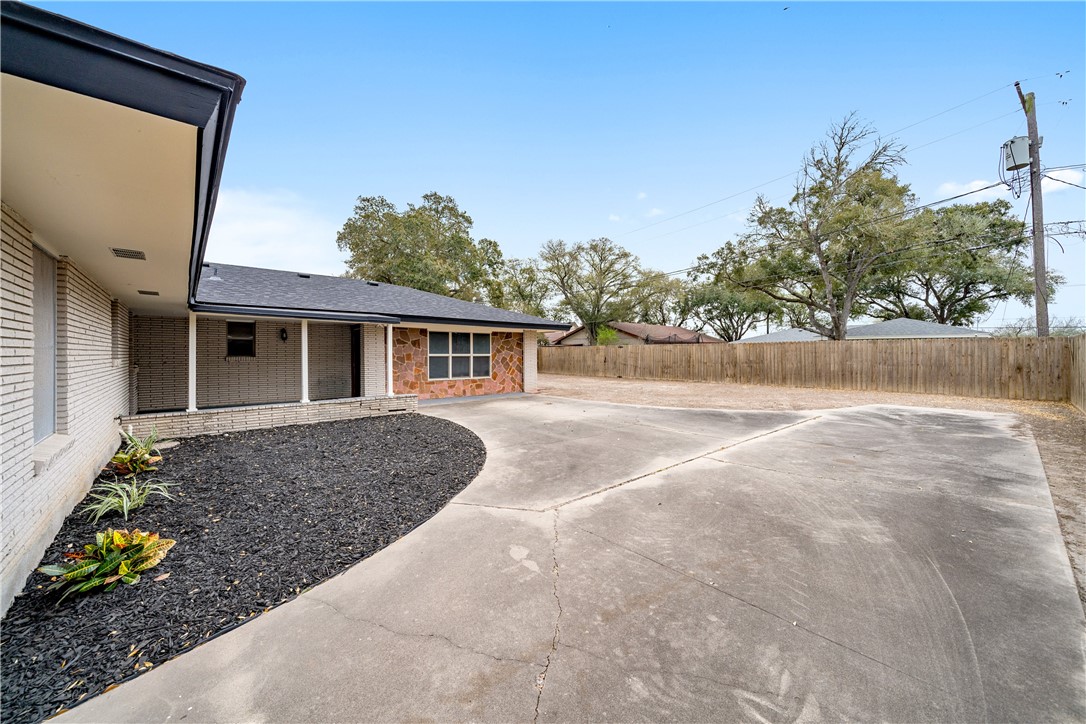 1615 Santa Cecilia Dr Property Photo 32