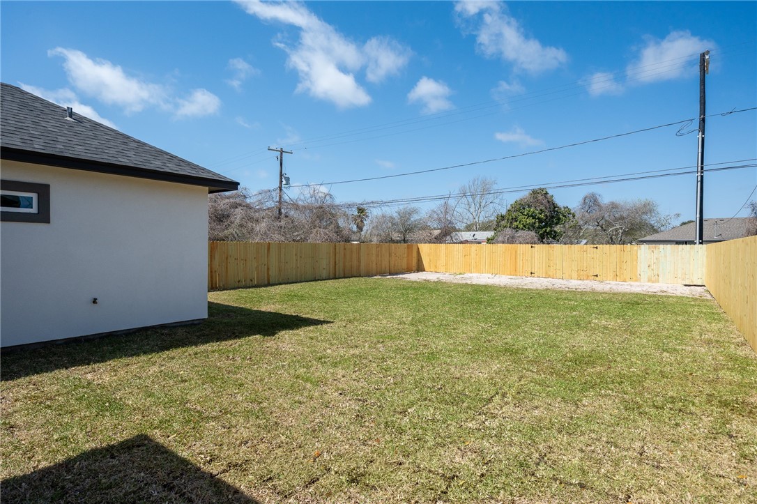 636 S 10th St Property Photo 33