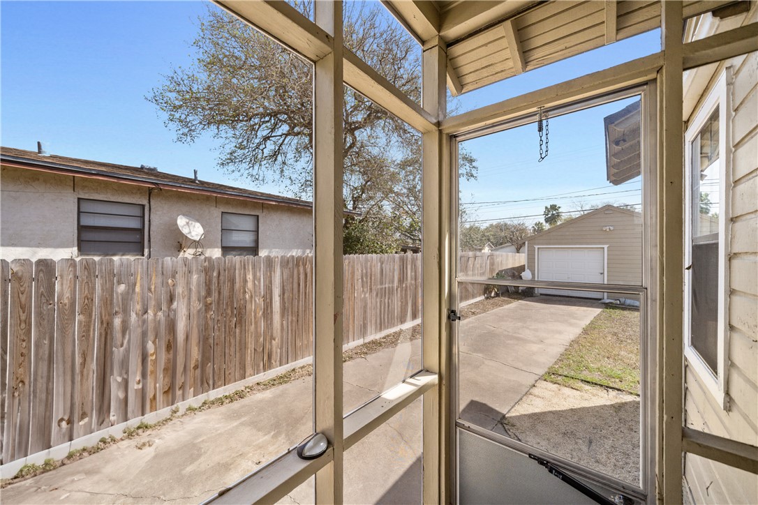 1520 Wynwood St Property Photo 16