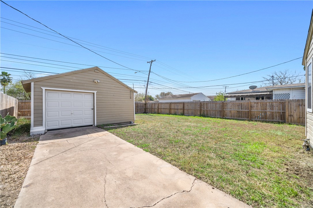 1520 Wynwood St Property Photo 18
