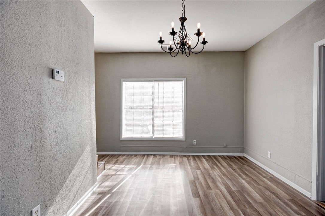 106 W Avenue E Property Photo 9