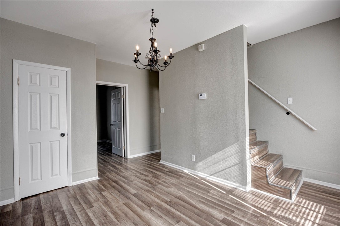 106 W Avenue E Property Photo 10