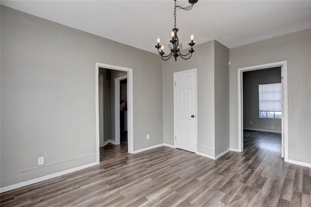 106 W Avenue E Property Photo 11