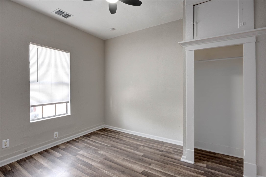 106 W Avenue E Property Photo 13