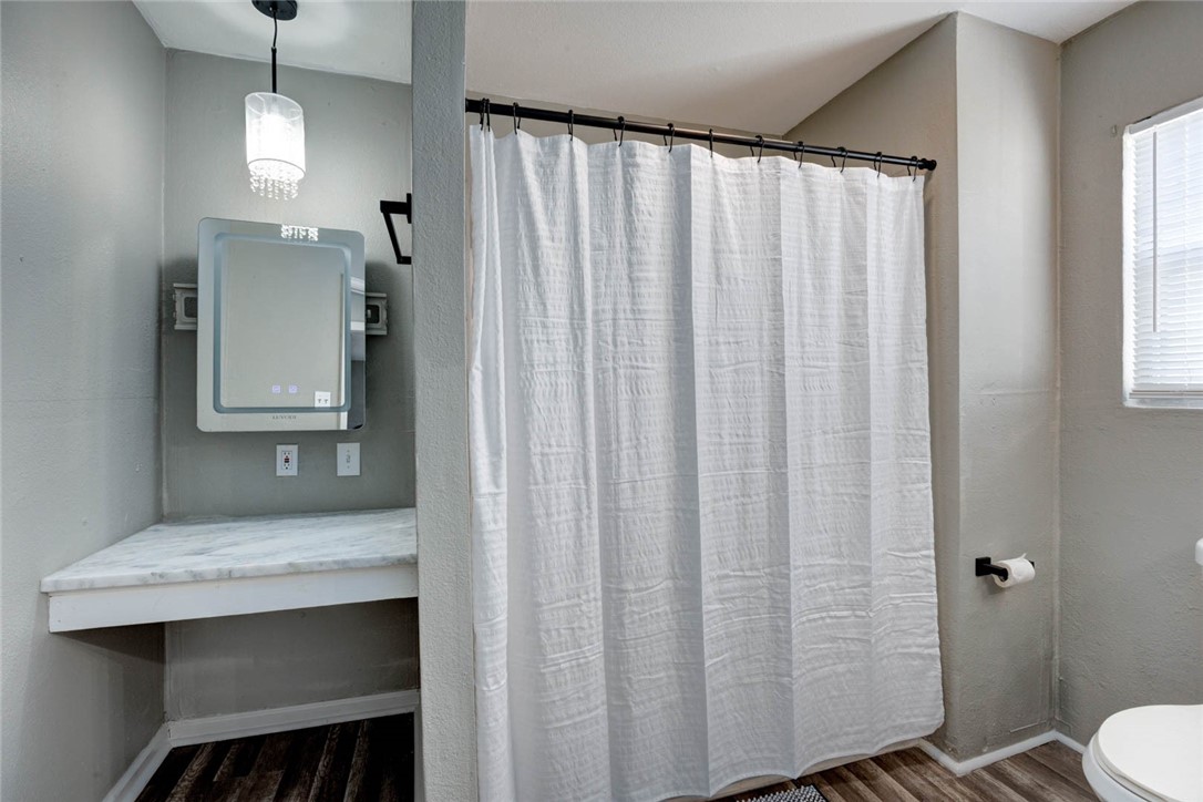 106 W Avenue E Property Photo 14