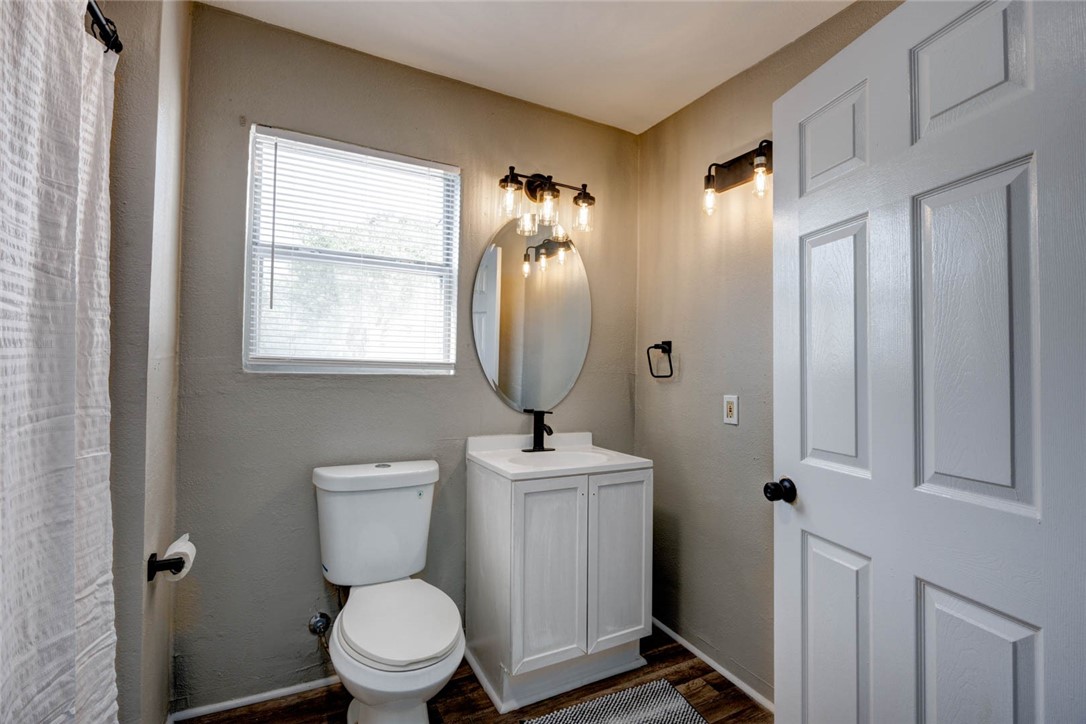 106 W Avenue E Property Photo 15