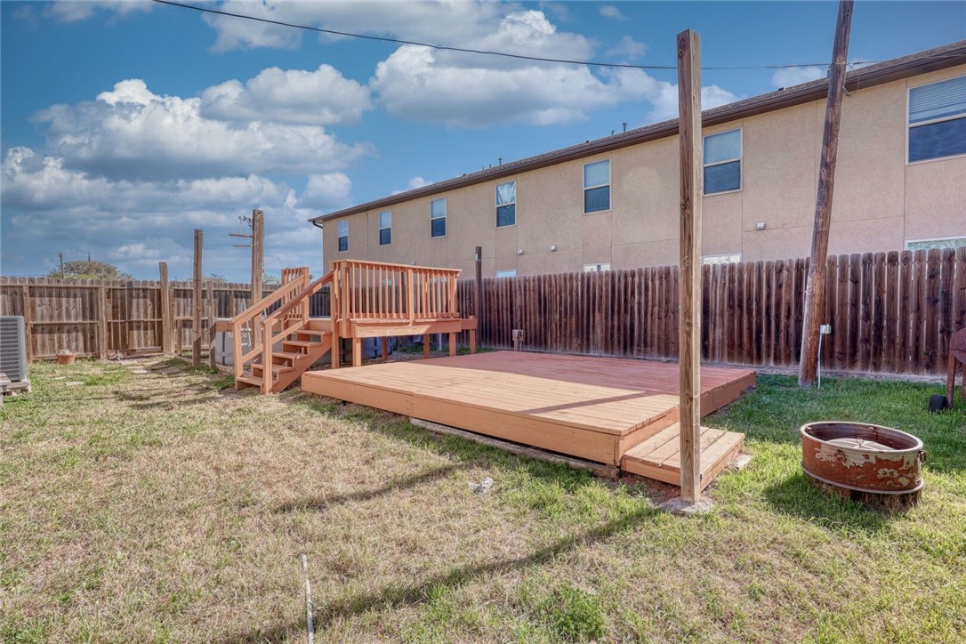 106 W Avenue E Property Photo 28