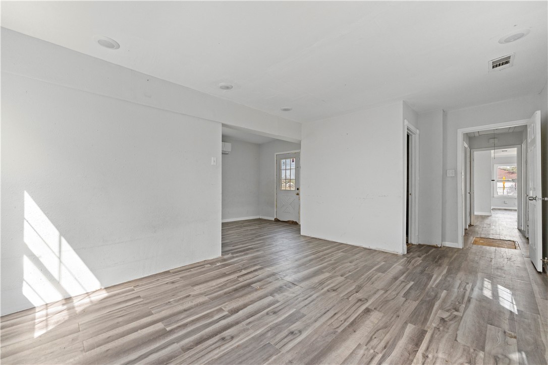 4301 Brentwood Dr Property Photo 6