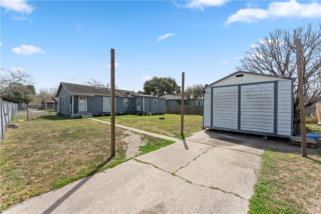 4301 Brentwood Dr Property Photo 18