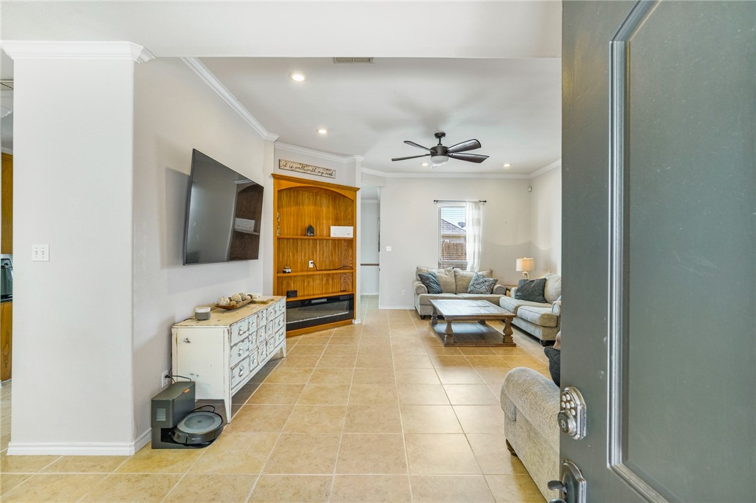 4318 Whitman Circ Property Photo 5
