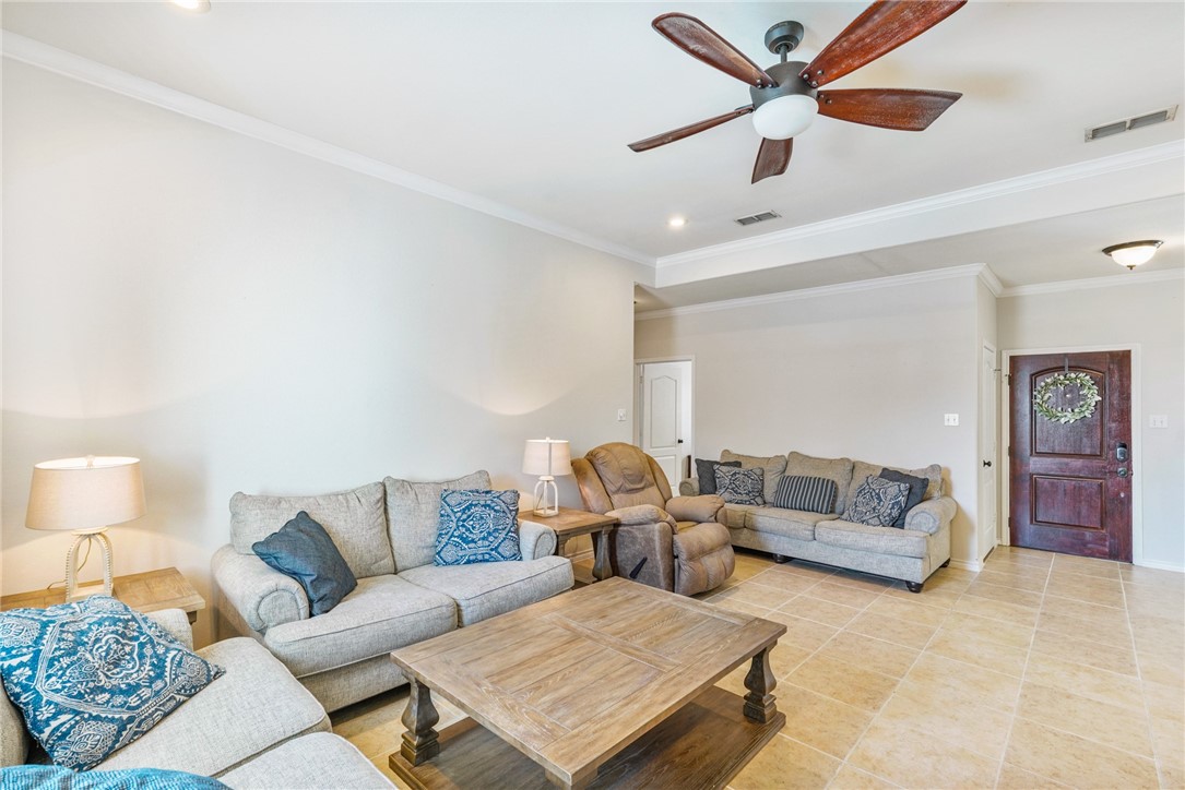 4318 Whitman Circ Property Photo 7