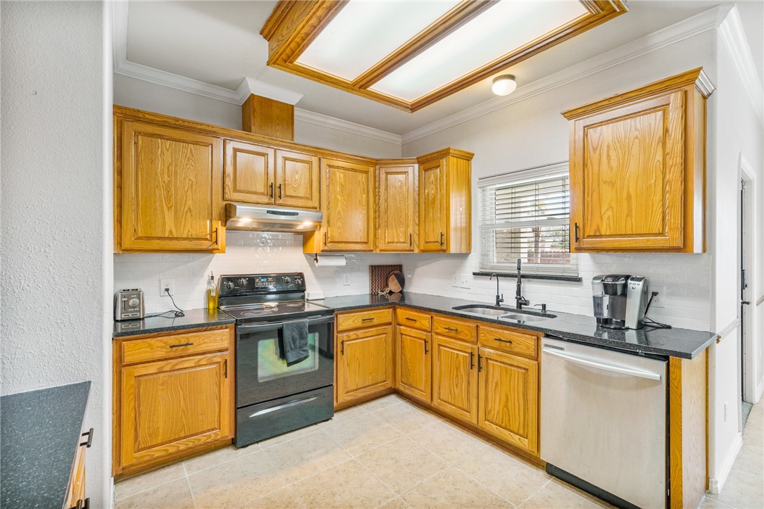 4318 Whitman Circ Property Photo 10