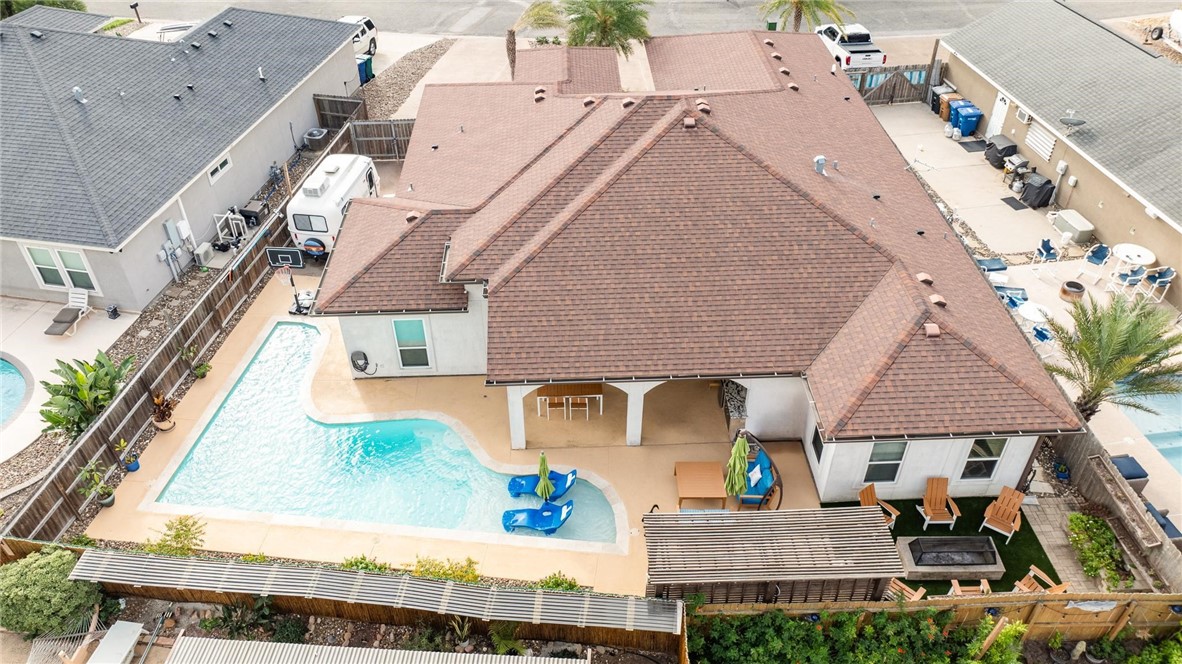 13754 Eaglesnest Bay Dr Property Photo 2