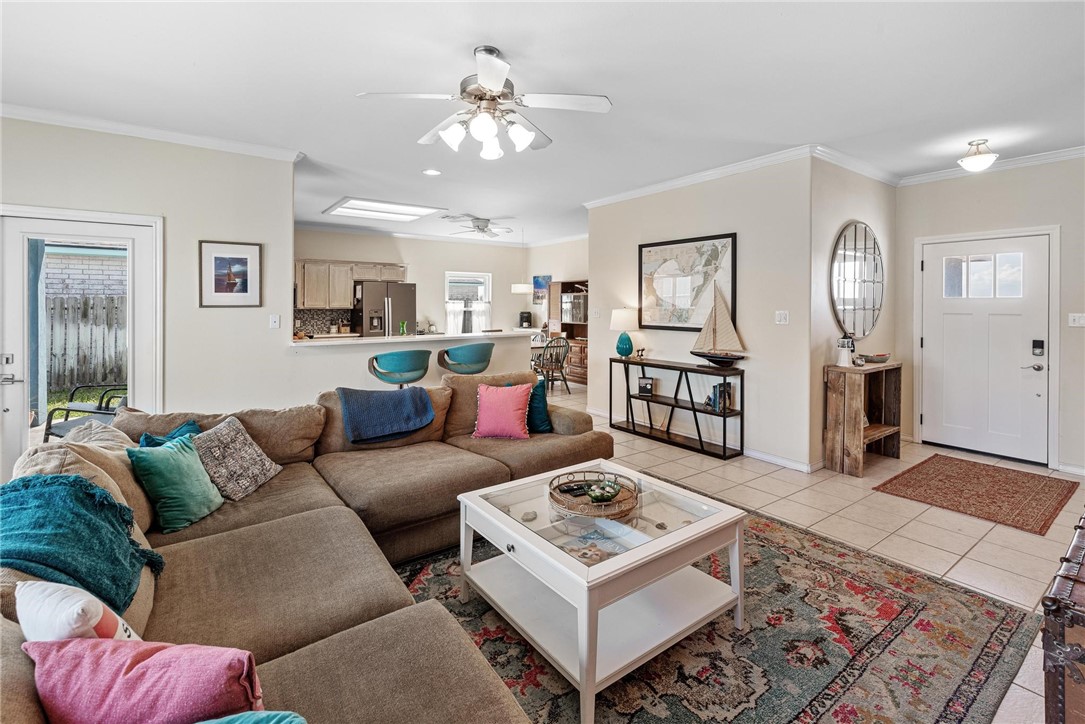 16114 Coralvine St Property Photo 5