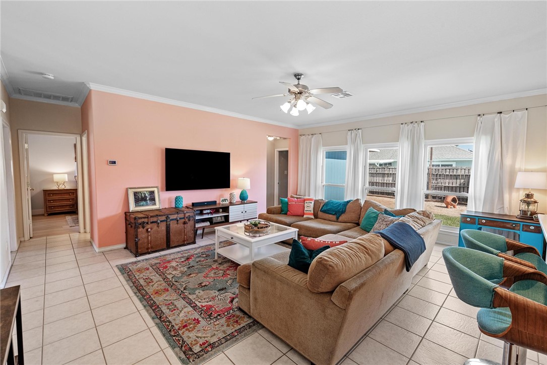 16114 Coralvine St Property Photo 6