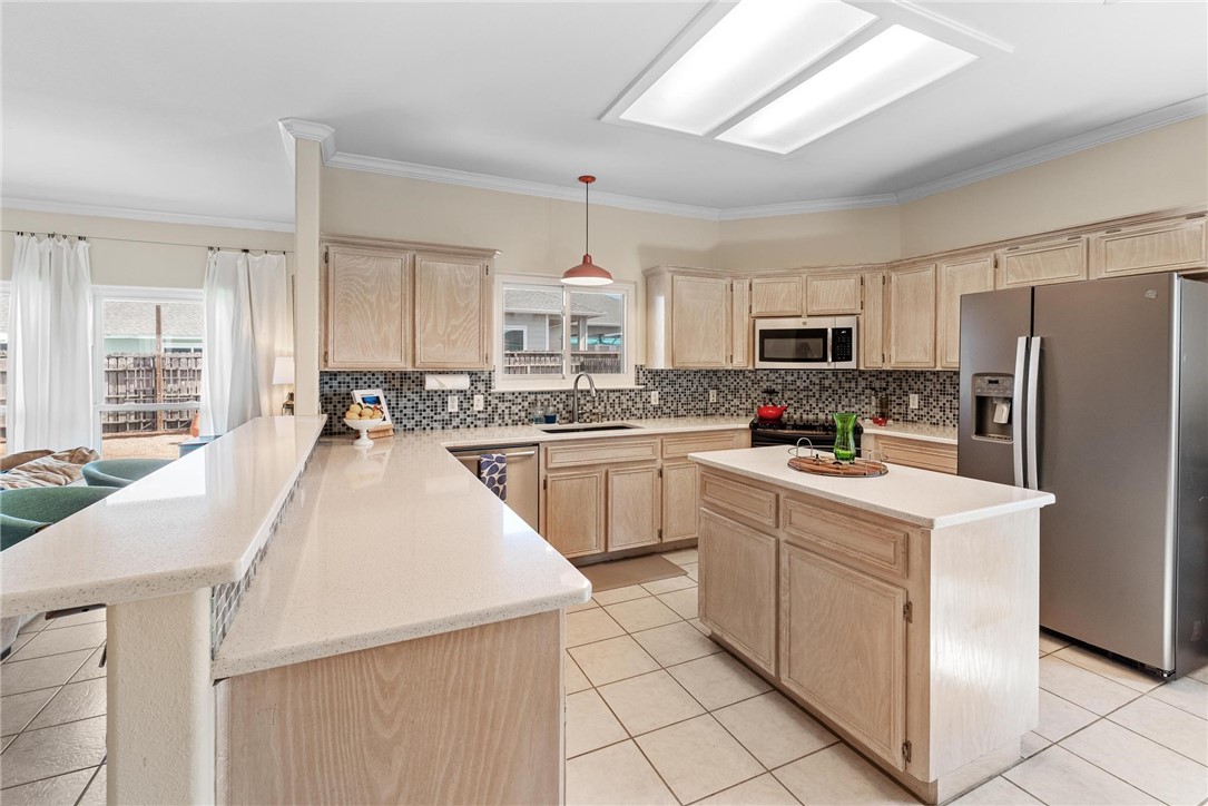 16114 Coralvine St Property Photo 11