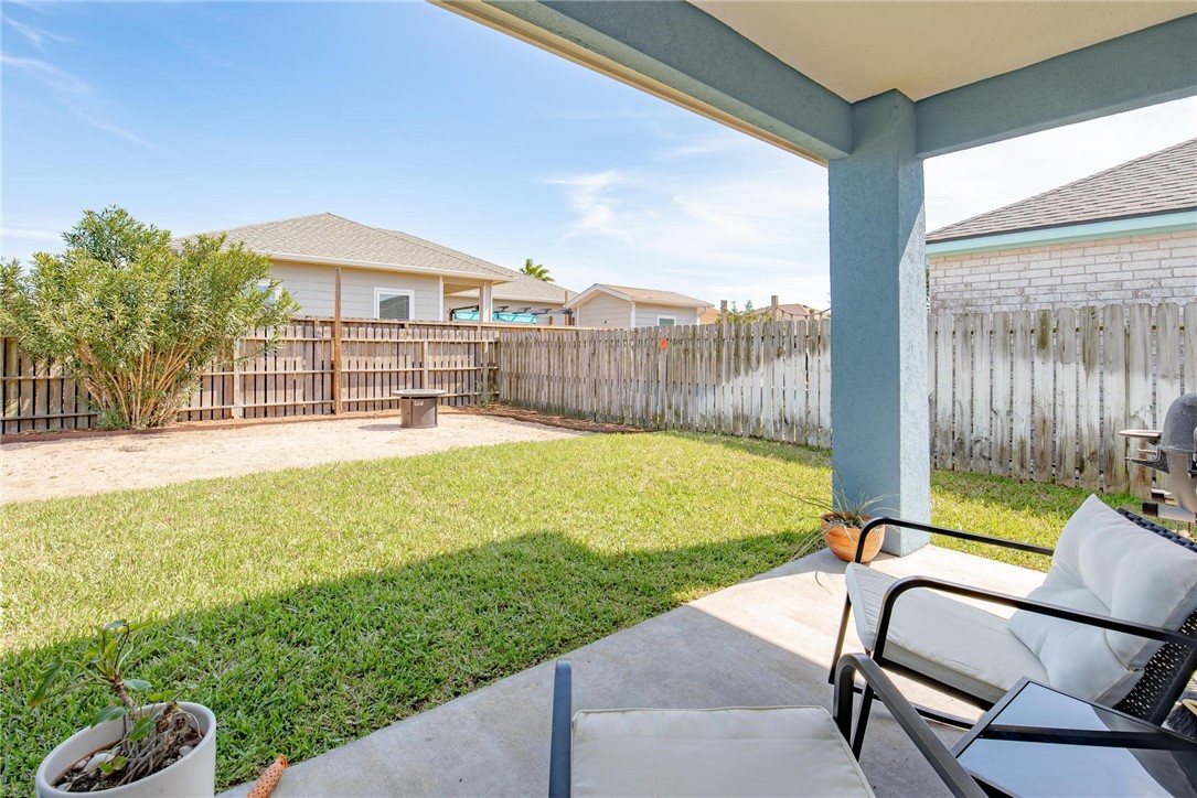 16114 Coralvine St Property Photo 19