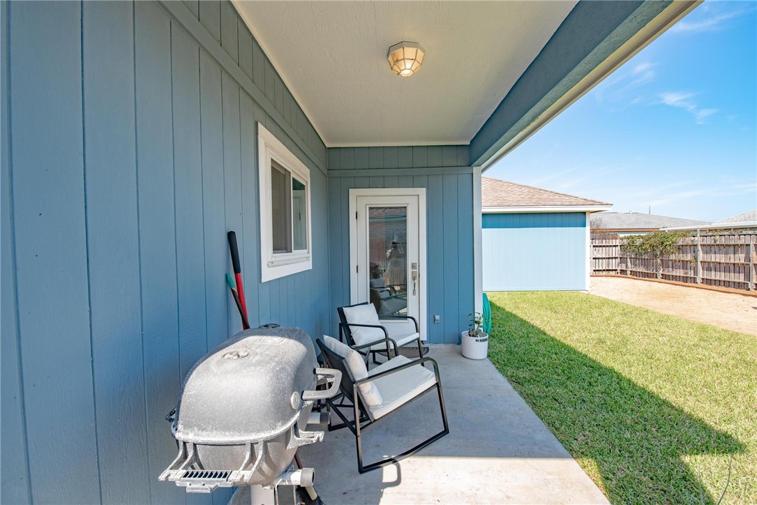 16114 Coralvine St Property Photo 20