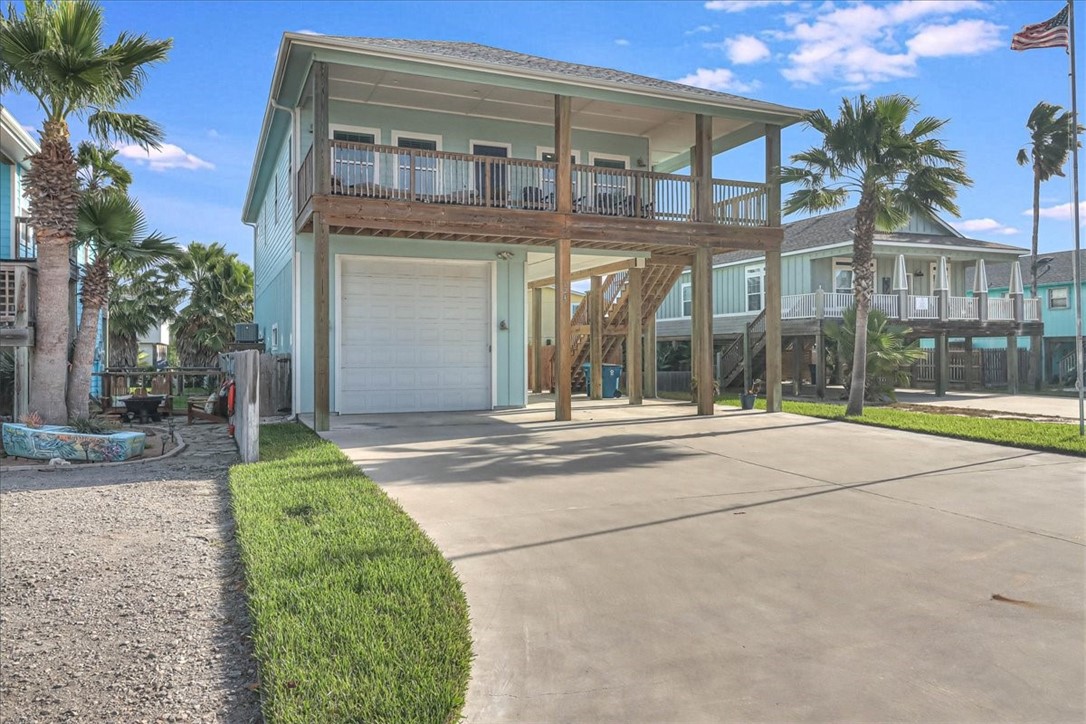 624 Dolphin Property Photo 3