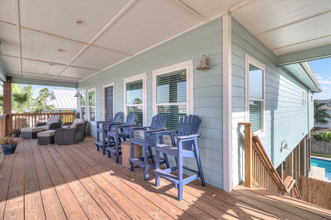 624 Dolphin Property Photo 5