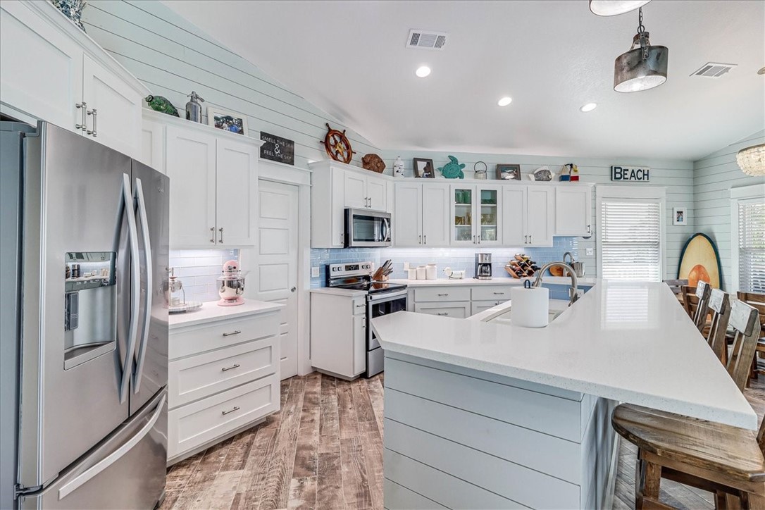 624 Dolphin Property Photo 11