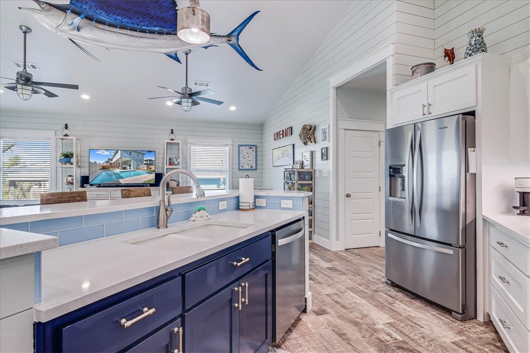 624 Dolphin Property Photo 13