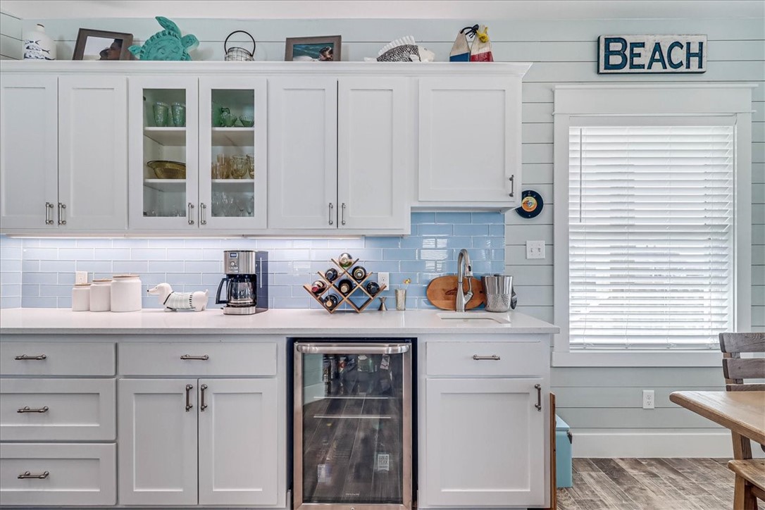 624 Dolphin Property Photo 14