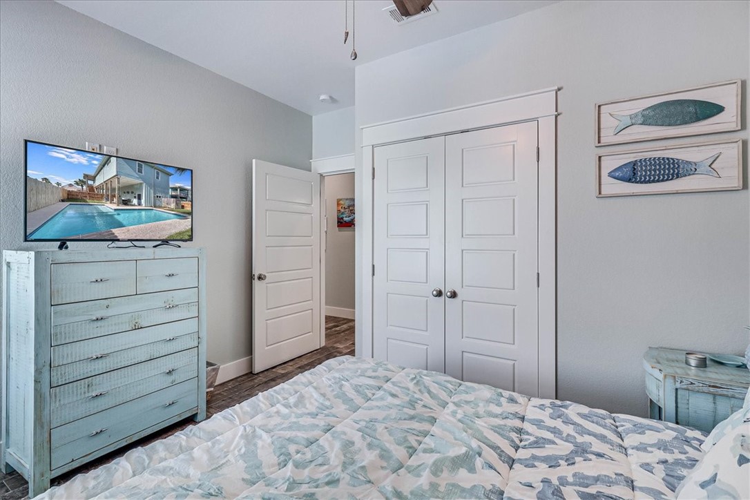 624 Dolphin Property Photo 33