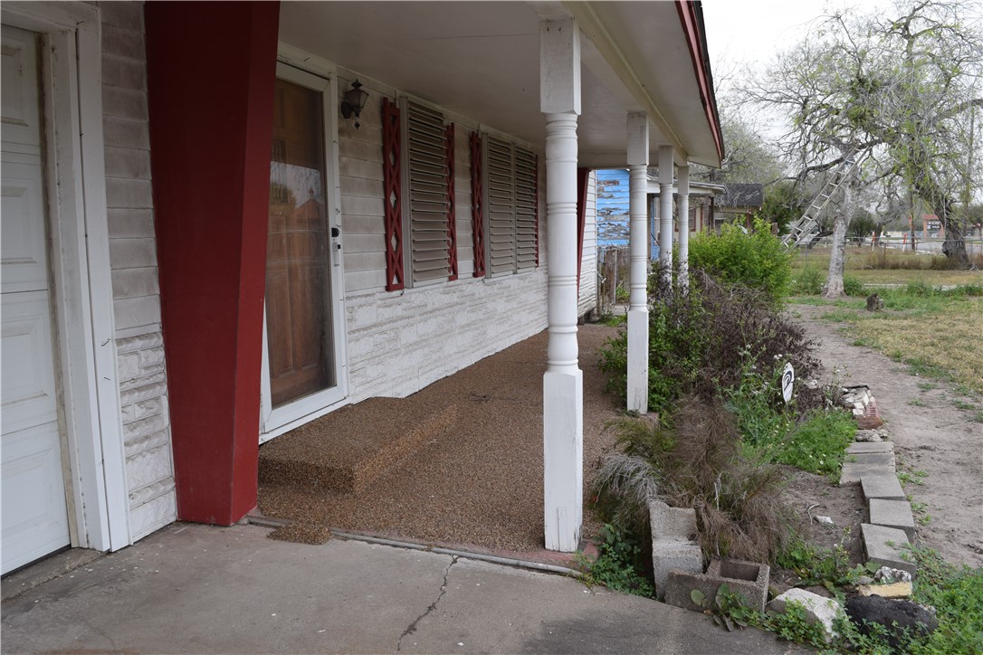 1314 E Kenedy Ave Property Photo 2