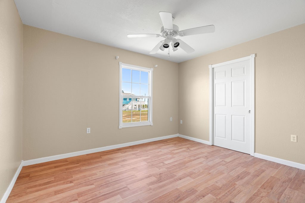 1308 S Live Oak St Property Photo 4