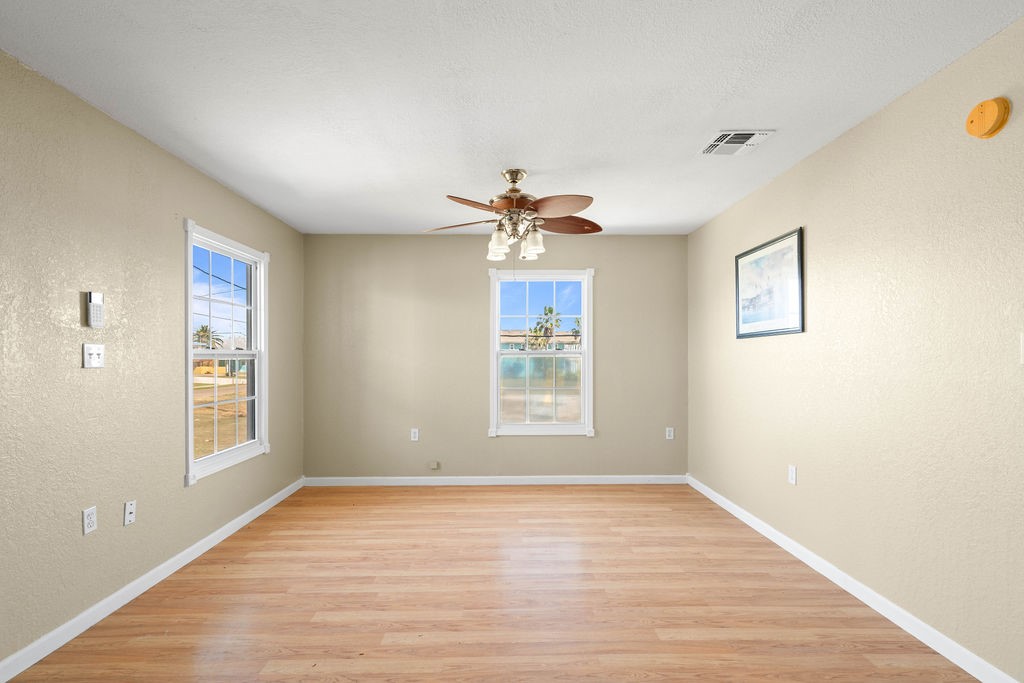 1308 S Live Oak St Property Photo 7