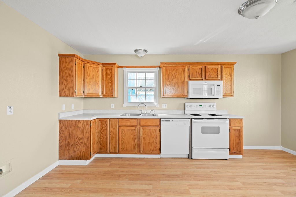 1308 S Live Oak St Property Photo 12