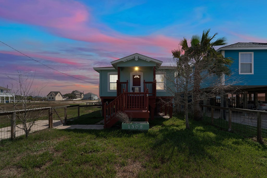 1308 S Live Oak St Property Photo 13