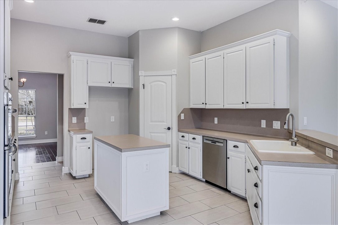 7553 Annemasse St Property Photo 12
